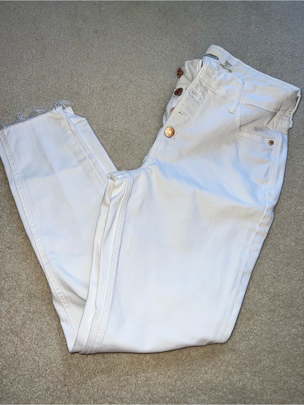 Perfect condition white Old Navy rockstar jeans, size 8